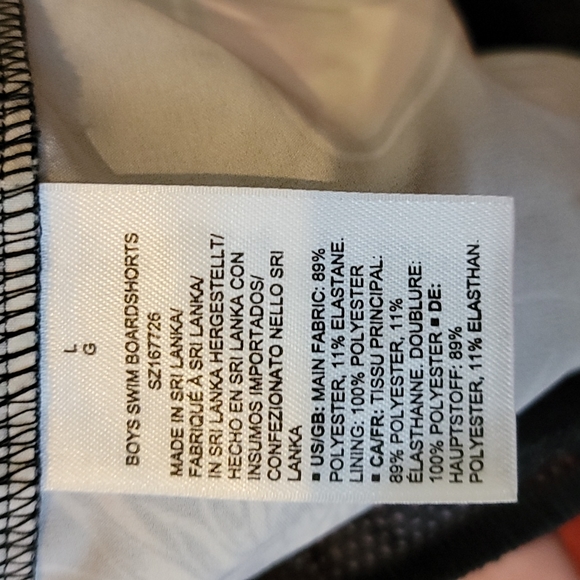 Boys swim shorts large (10) - Picture 7 of 7